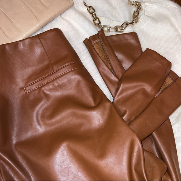 Old Navy faux leather extra high rise skinny pants - Picture 14 of 14